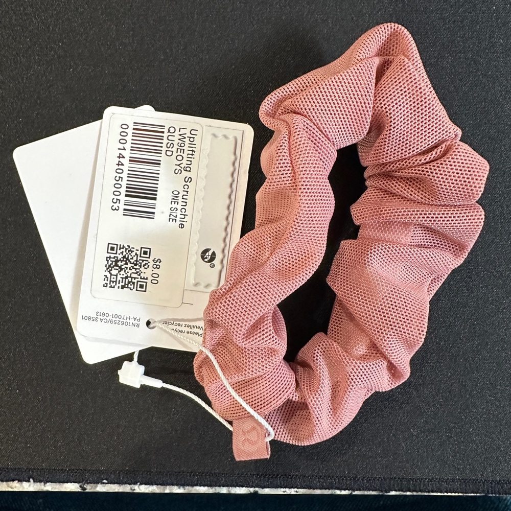 Lululemon Uplifting Scrunchie NWT #0141